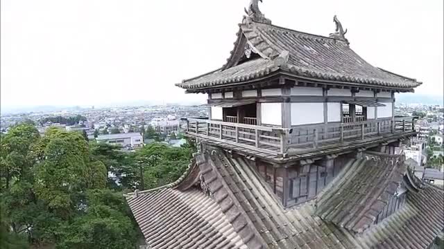 国重要文化財「丸岡城」が初の耐震化工事へ 足場を覆う幕には城